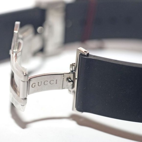 Gucci Dive Swiss Made, Snake Black Dial Quartz Watch, Brand New w/ Box YA136323 - Picture 7 of 8